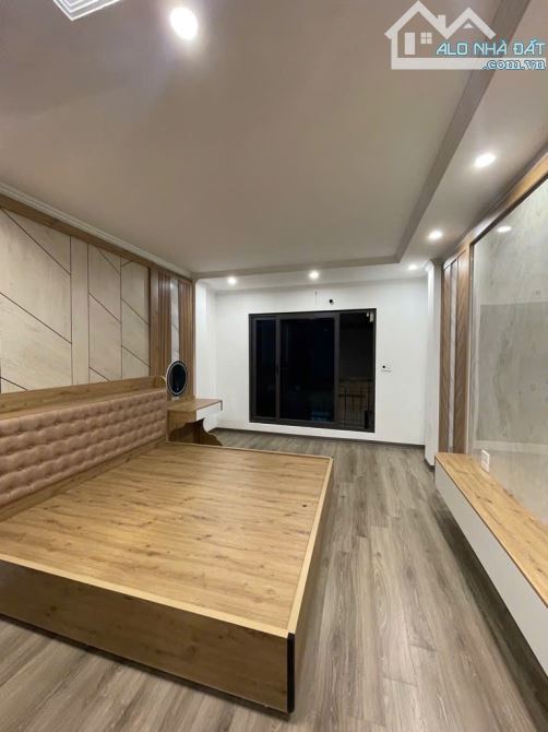 Nhà mới 5 tầng- thang máy - ngã 5 Bà Triệu - Hà Trì - nhỉnh 6 tỷ - 2