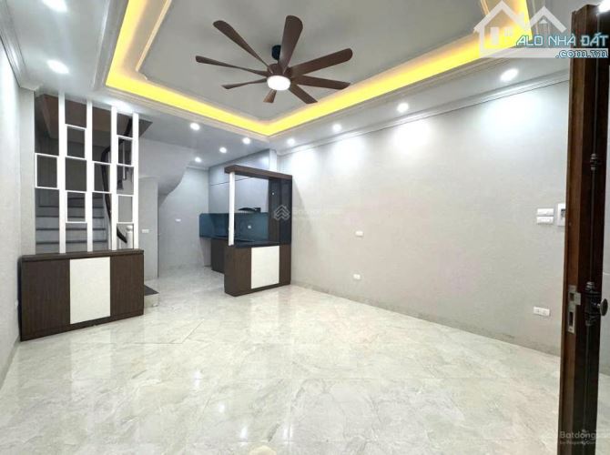 BÁN NHÀ LINH ĐÀM -LÔ GÓC, 2 MẶT THOÁNG, NGÕ RỘNG -30m 5 TẦNG GIÁ 6.5TỶ - 2