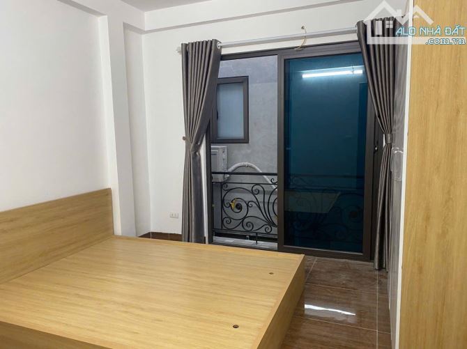 Bán nhà mới xây, 5 tầng, Liên mạc, Thượng Cát, bắc từ Liêm. DT : 45m2. Giá : 5,85 Tỷ - 3