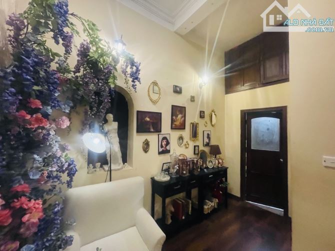 BÁN BIỆT THỰ SÂN VƯỜN- Q. ĐỐNG ĐA PHỐ GIẢNG VÕ-LÔ 2 GÓC-SÁT PHỐ-160m2 -4 TẦNG-MT 6m- 60 TỶ - 3