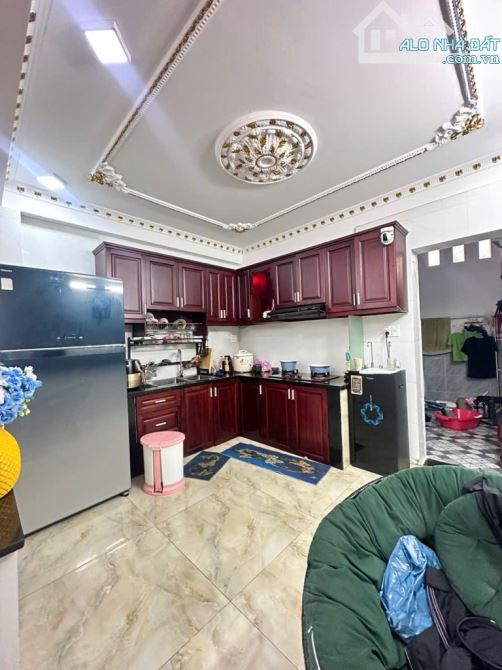 CHỈ 5.5TỶ - HẺM XE HƠI - 5TẦNG - 4 x 15 - GIÁP TÂN PHÚ - GẦN AEON - 3