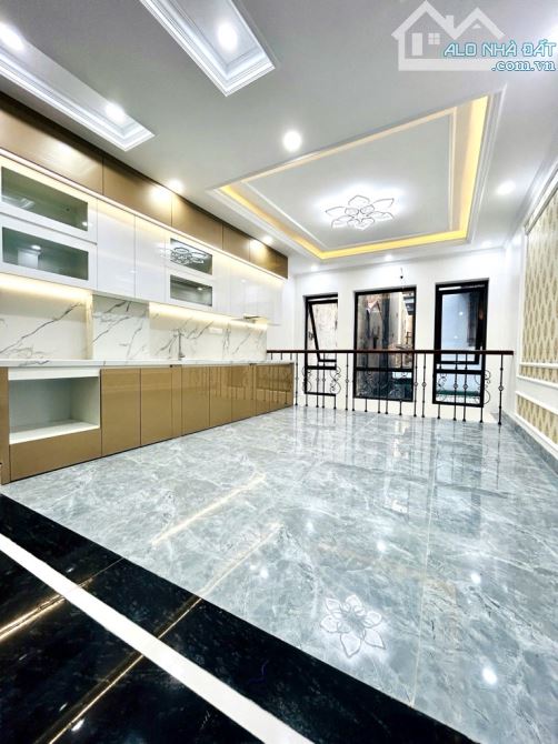 Bán nhà : Tựu Liệt, 55m2, 5 tầng, 1 bước ra phố Tựu Liệt. Hơn 8 tỷ - 3