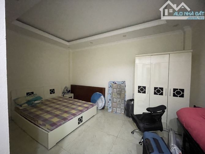 Nhà 5 tầng Dân xây Giang Biên, ô chờ thang máy, ô tô tránh, gần hồ, 90m, MT 5m, nhỉnh 15tỷ - 3