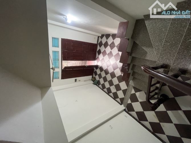 Bán nhà Tân Mai , ngõ thông , ô tô đỗ cửa , ô chờ thang máy , dt 45m x 5T x 8,5 tỷ - 3