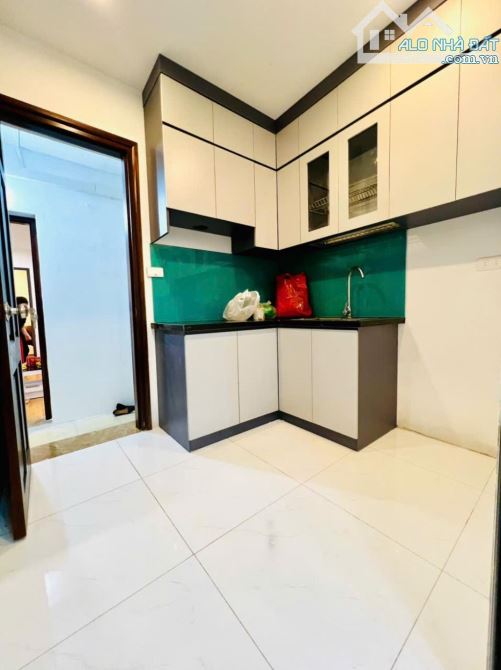 Chính chủ bán: nhỉnh 2 tỷ bán nhà tập thể Hạ Đình, Nguyễn Trãi: 60m2, 2 ngủ, 2 wc, lô góc - 3