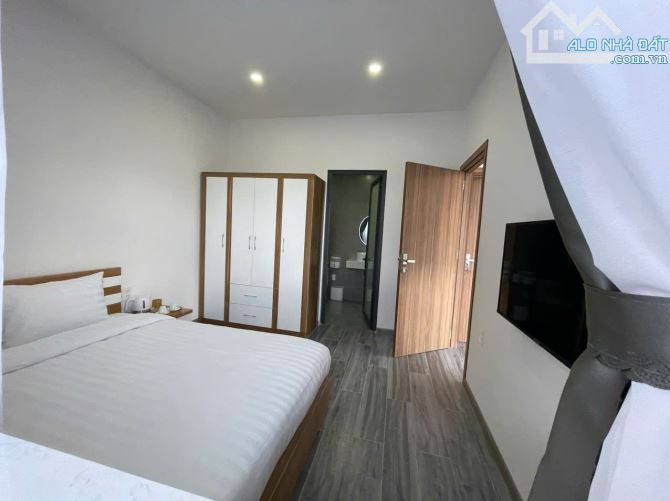 HOMESTAY 5 PHÒNG + 1 CĂN HỘ ĐƯỜNG Ô TÔ LỚN P3 GIÁ 7 TỶ - 3