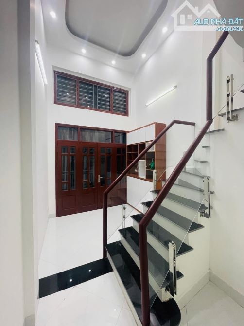 LÔ GÓC 2 THOÁNG NGÕ 68 TRIỀU KHÚC NHÀ ĐẸP Ở THÍCH SỞ HỮU NGAY 33M2 x5tầng. Giá :6,4tỷ. - 3