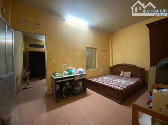 LÝ SƠN-THƯỢNG THANH LB-PHÂN LÔ QUÂN ĐỘI VIP-NGÕ THÔNG 4CHỖ VÀO NHÀ- 83M2 MT: 5,4M CHỈ 5,9Ỷ - 3
