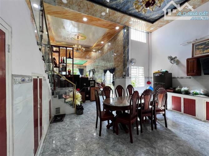 BIỆT THỰ MINI BÀ ĐIỂM - 200M2 NGANG GẦN 7M - GIÁP PHAN VĂN HỚN Q12 - HƠN 5 TỎI - KHU VIP - 3