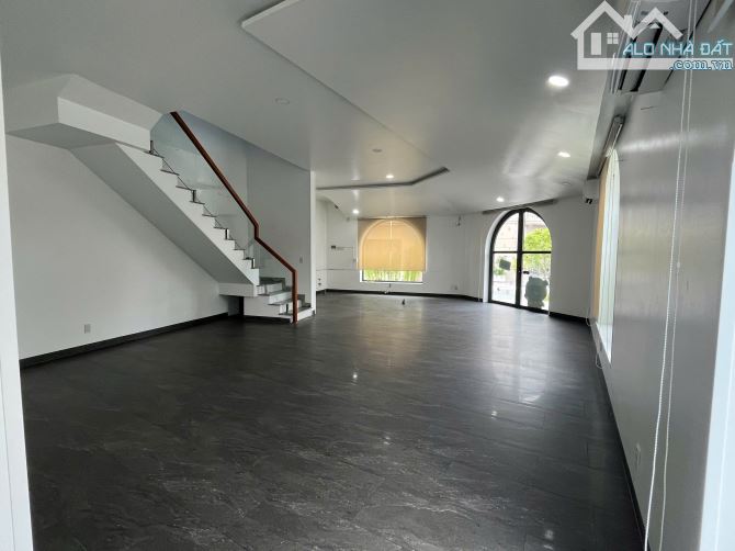 Cần bán nhà gốc 2 mặt tiền Tây Sông Hậu - 3