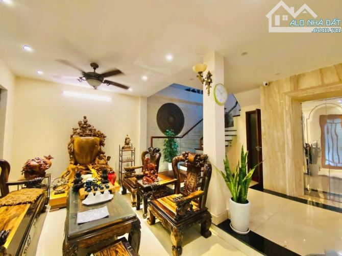 PHÂN LÔ PHỐ 8/3 - HAI BÀ TRƯNG - GARA - THANG MÁY - Ô TÔ TRÁNH - 83M X 7 TẦNG - MT 7.5M - 3