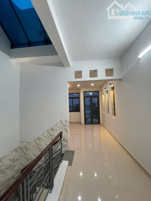 Bán nhà 1 Trệt 2 Lầu Dĩ An,đường xe hơi thông, gần Giáo xứ An Bình - 3