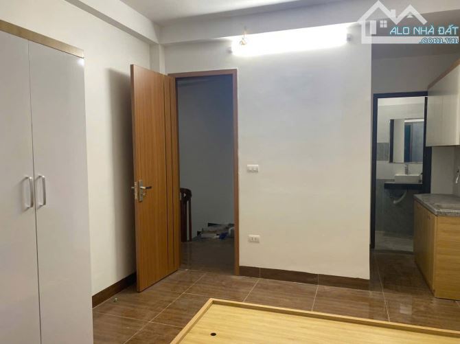 Bán nhà mới xây, 5 tầng, Liên mạc, Thượng Cát, bắc từ Liêm. DT : 45m2. Giá : 5,85 Tỷ - 4
