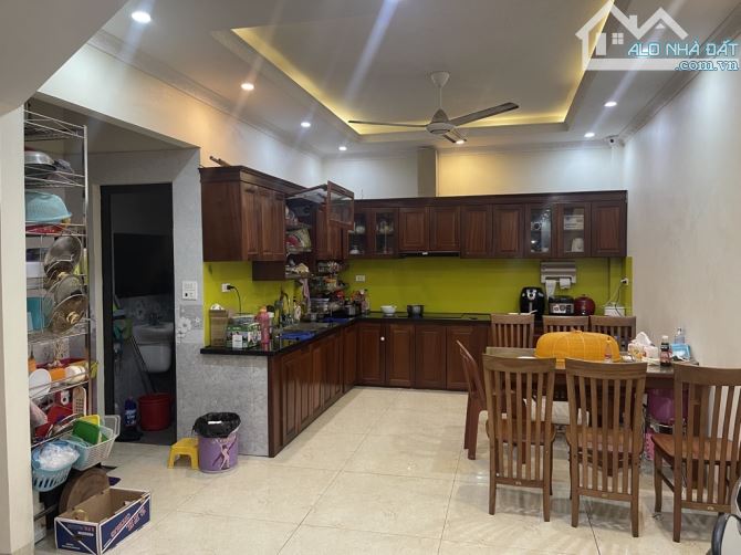 Nhà 5 tầng Dân xây Giang Biên, ô chờ thang máy, ô tô tránh, gần hồ, 90m, MT 5m, nhỉnh 15tỷ - 4