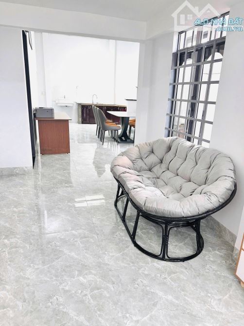 Bán nhà trung tâm phố giá rẻ hơn vùng ven - 4