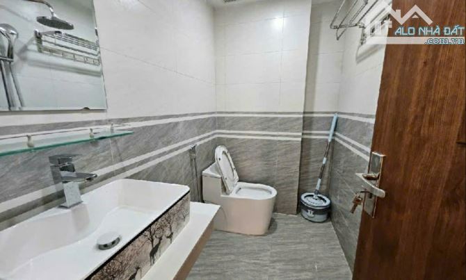 BÁN NHÀ PHƯƠNG CANH - LÔ GÓC - Ô TÔ ĐỖ CỬA - S= 42M2 - GIÁ CHỈ 6.8 TỶ. - 4