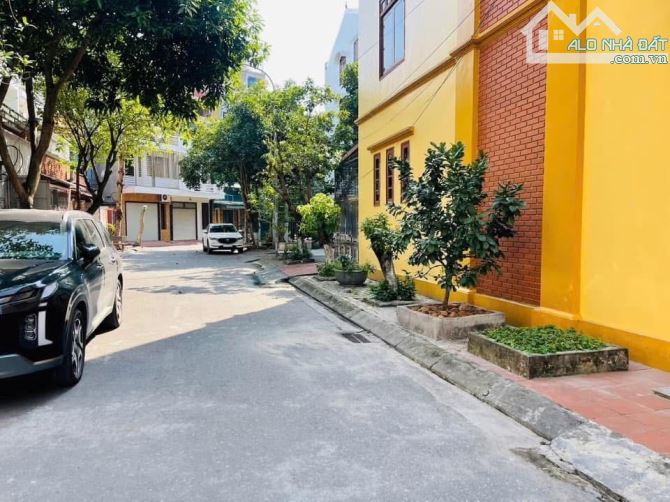 BÁN NHÀ 4 TẦNG KHU ĐÔ THỊ TRẦN HƯNG ĐẠO TP THÁI BÌNH GIÁ 5tỉ xxx lớn - 4