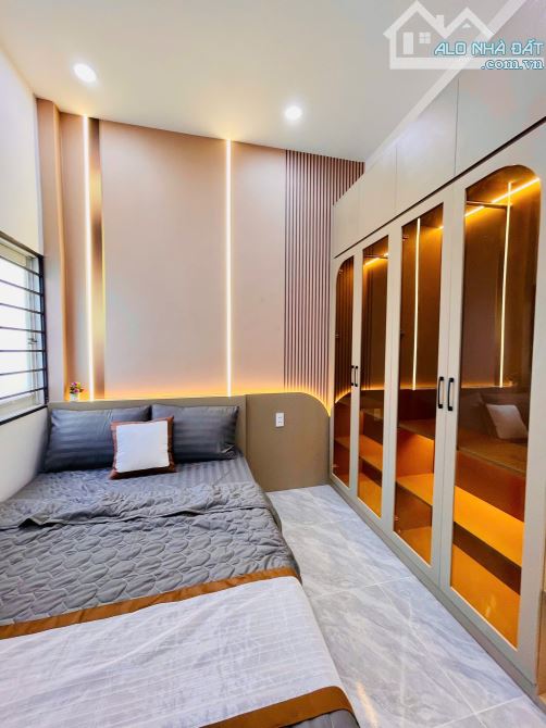 BÁN NHÀ 3 TẦNG – HẺM 5M NHỰA – GẦN HOÀNG BẬT ĐẠT, CỐNG LỠ – 4PN – GIÁ NHỈNH 6 TỶ - 4