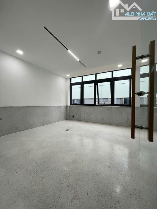 Bán nhà đường Lê Thánh Tôn, P Bến Nghé, Q1, DT 6x20m T+4L+ST -  Giá 30 tỷ - 4