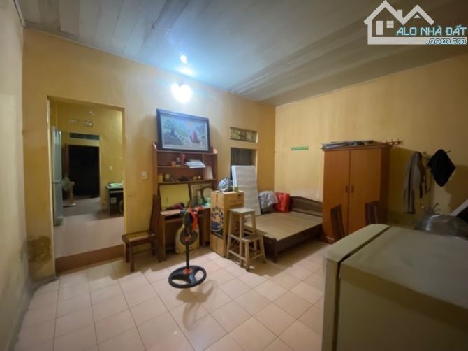 LÝ SƠN-THƯỢNG THANH LB-PHÂN LÔ QUÂN ĐỘI VIP-NGÕ THÔNG 4CHỖ VÀO NHÀ- 83M2 MT: 5,4M CHỈ 5,9Ỷ - 4