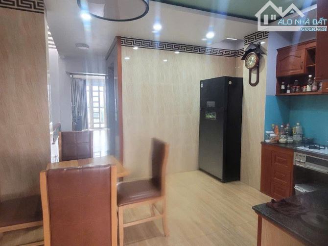 NHÀ ĐẸP 4 TẦNG CÓ HẦM XE VÀ THANG MÁY - 90M2 - 5x18 - NGAY LÊ TRỌNG TẤN - TÂY THẠNH - 4