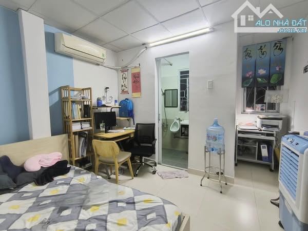 Linh Đông TP Thủ Đức - MẶT TIỀN  KD - 4 Tầng - 84m2 -ÔTÔ NGỦ TRONG NHÀ -Giá Chỉ 7 tỷ 6 TL - 4
