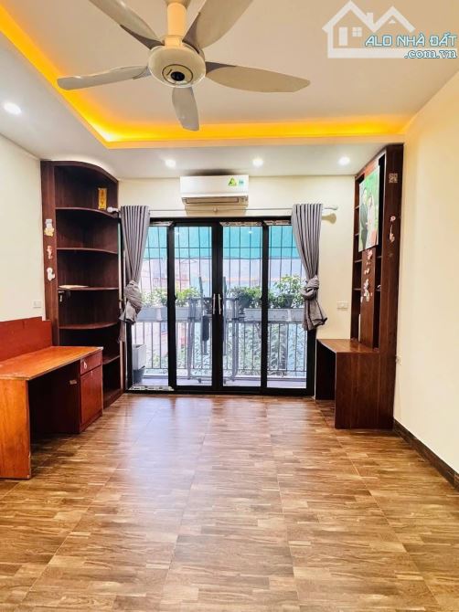 8,2 TỶ-  SIÊU PHẨM-LÊ QUANG ĐẠO-DT 49m-5 TẦNG-MT 3,8m-DÂN XÂY - 15M O TÔ - 2 THOÁNG - 4