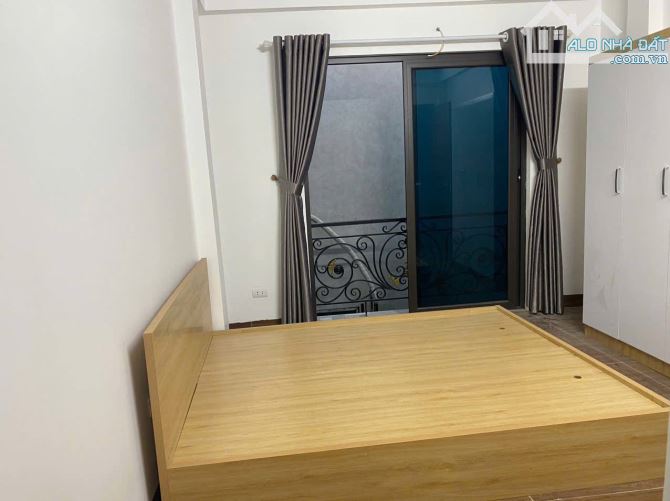 Bán nhà mới xây, 5 tầng, Liên mạc, Thượng Cát, bắc từ Liêm. DT : 45m2. Giá : 5,85 Tỷ - 5