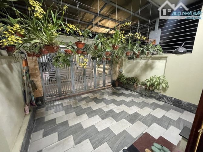Nhà 5 tầng Dân xây Giang Biên, ô chờ thang máy, ô tô tránh, gần hồ, 90m, MT 5m, nhỉnh 15tỷ - 5