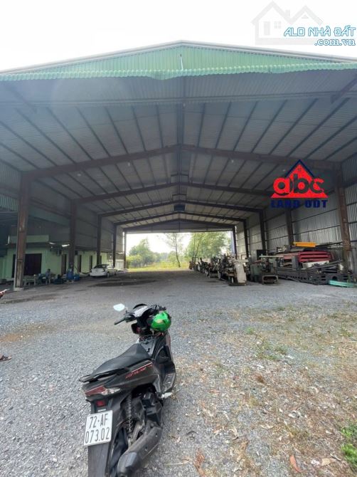 XT102 cho thuê kho mặt tiền kinh doanh. Thuận lợi Showroom - 5