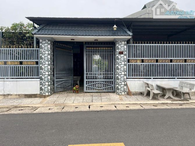 HẠ GIÁ Bán gấp NHÀ mặt tiền kinh doanh Nhơn Trạch giá rẻ 5,5ty/1182m,đường xe tải.GỌI NGAY - 5