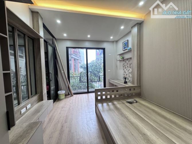 🏡 Nguyễn Văn Cừ - Long Biên - 52m2 - 12 tỷ - Ô tô - Dân xây - 5