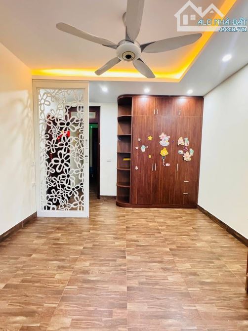 8,2 TỶ-  SIÊU PHẨM-LÊ QUANG ĐẠO-DT 49m-5 TẦNG-MT 3,8m-DÂN XÂY - 15M O TÔ - 2 THOÁNG - 5