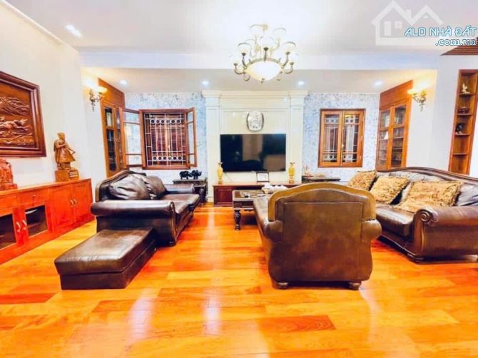 PHÂN LÔ PHỐ 8/3 - HAI BÀ TRƯNG - GARA - THANG MÁY - Ô TÔ TRÁNH - 83M X 7 TẦNG - MT 7.5M - 5