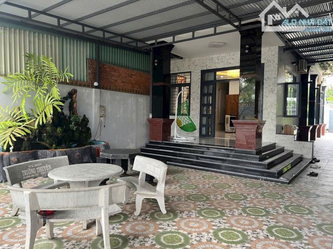 HẠ GIÁ Bán gấp NHÀ mặt tiền kinh doanh Nhơn Trạch giá rẻ 5,5ty/1182m,đường xe tải.GỌI NGAY - 6