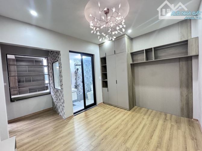 🏡 Nguyễn Văn Cừ - Long Biên - 52m2 - 12 tỷ - Ô tô - Dân xây - 6