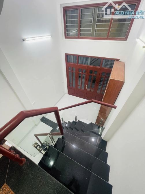 LÔ GÓC 2 THOÁNG NGÕ 68 TRIỀU KHÚC NHÀ ĐẸP Ở THÍCH SỞ HỮU NGAY 33M2 x5tầng. Giá :6,4tỷ. - 6