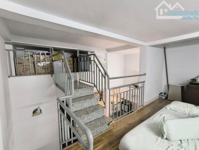 Linh Đông TP Thủ Đức - MẶT TIỀN  KD - 4 Tầng - 84m2 -ÔTÔ NGỦ TRONG NHÀ -Giá Chỉ 7 tỷ 6 TL - 6