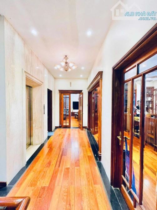 PHÂN LÔ PHỐ 8/3 - HAI BÀ TRƯNG - GARA - THANG MÁY - Ô TÔ TRÁNH - 83M X 7 TẦNG - MT 7.5M - 6