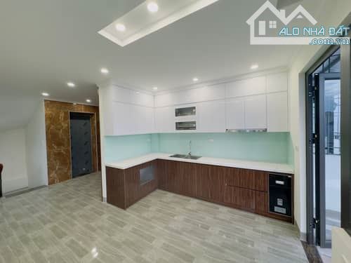 🆘Siêu Phẩm Hoàng Hoa Thám - Ba Đình cần ra đi gấp 45m2x7tầng , mt 4m1 , giá chỉ 15 tỷ - 7