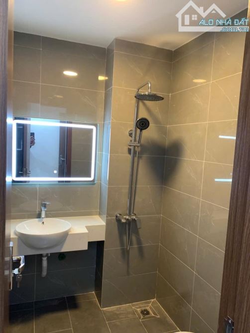 BÁN NHÀ ĐẸP Ở NGAY NGÕ TOÀN THẮNG, PHỐ KHÂM THIÊN. DT 50M2, XÂY 5 TẦNG. GIÁ CHỦ CHÀO 10 TỶ - 7