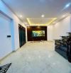 Ngộp Bank.Chủ giảm nửa tỷ còn hơn 6 tỷ nhà 30m,5 tầng.Mặt tiền quá rộng 7.3m.  Ngõ thông r