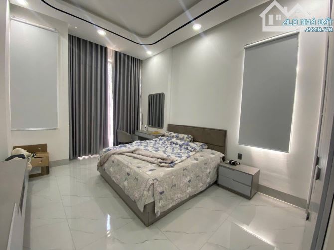 NHÀ 01 TRỆT 02 LẦU NGUYỄN TRÃI - VỊ TRÍ ĐẸP - 7,78x18,5m(NỞ HẬU 16M)