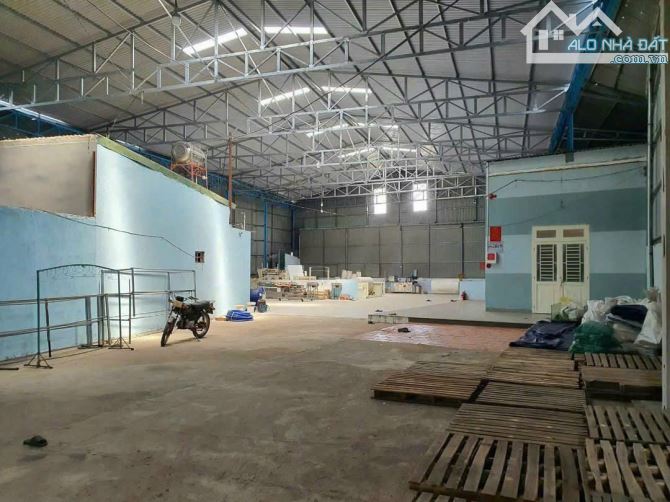 BÁN KHO 1000 M2 TẠI ĐƯỜNG NGUYỄN TRƯỜNG TỘ PHƯỜNG EA TAM