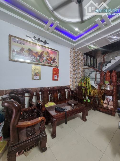 Bán nhà mặt phố Tân Hòa 2, Q.9, 68m2, 4 tầng, 7.8 tỷ, sổ hồng