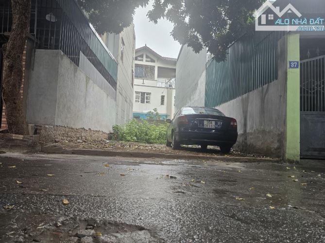 NGỌC THUỴ CÒN SÓT LẠI MẢNH ĐẤT ĐẸP-Ô TÔ VÀO ĐẤT- DT:100 Mét- GIÁ 10 TỶ NHỈNH