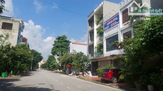 Bán đất Ngô Quyền Yna . dt 81m . mt 4.5m . hướng ĐN , giá 9ty