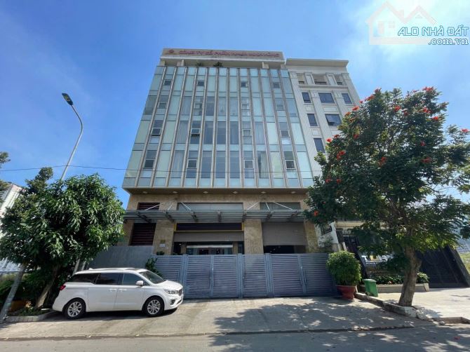 Bán siêu vị trí MT Nguyễn Trãi Q.1 - 12x27m XD Hầm 10 tầng - HĐT 360tr giá 160 tỷ.