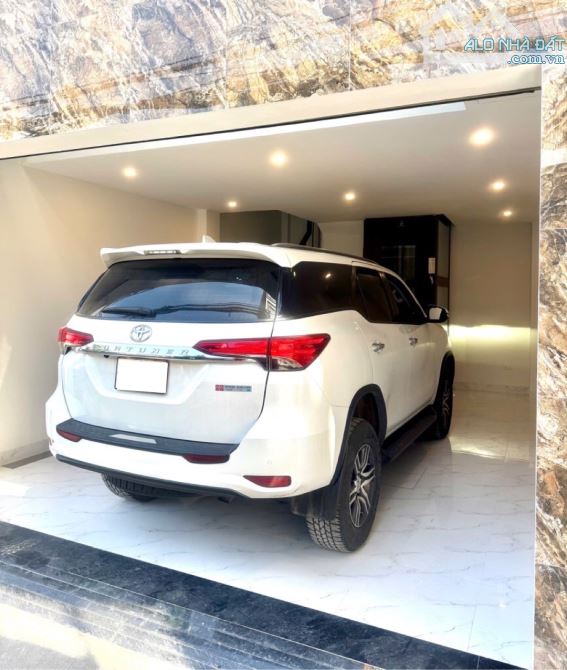 Nhà Đàm Quang Trung 35m 6T MT4.7m - THANG MÁY -Ô TÔ 7 CHỖ VÀO NHÀ - NGÕ THÔNG