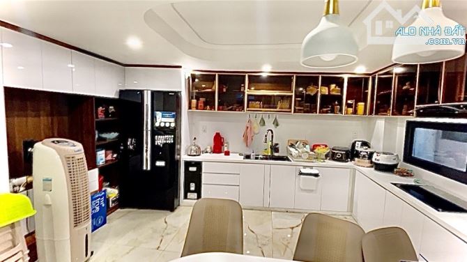 Bán nhà mặt tiền Đinh Tiên Hoàng